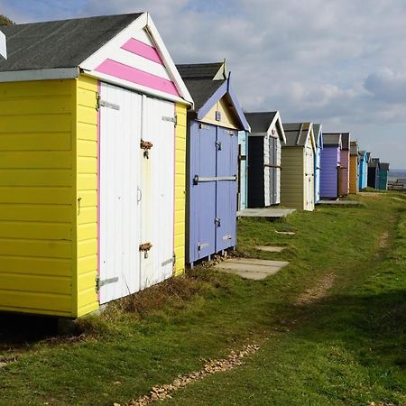 Dotty'S Retreat Villa Milford on Sea Bagian luar foto