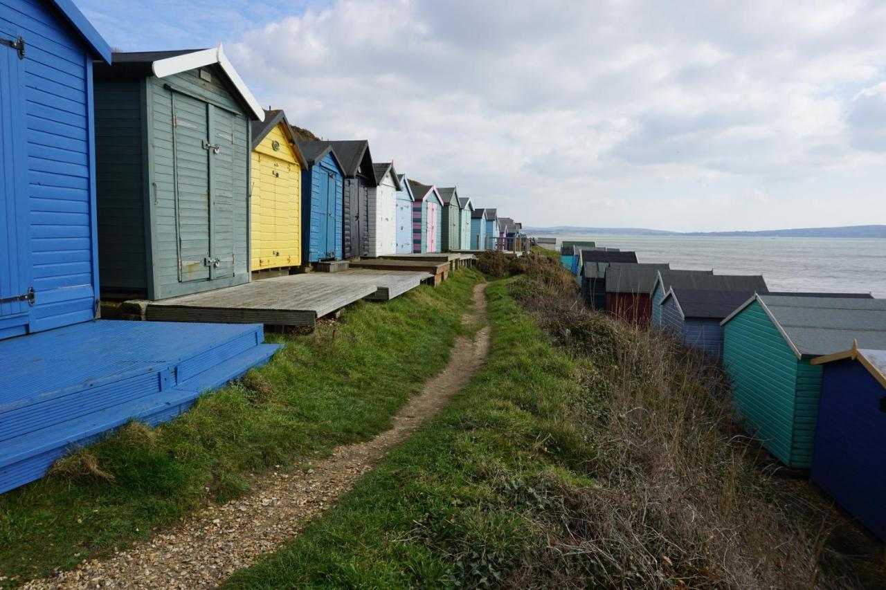Dotty'S Retreat Villa Milford on Sea Bagian luar foto