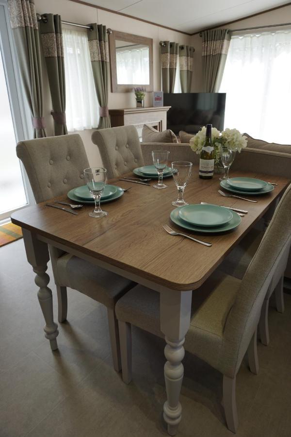 Dotty'S Retreat Villa Milford on Sea Bagian luar foto