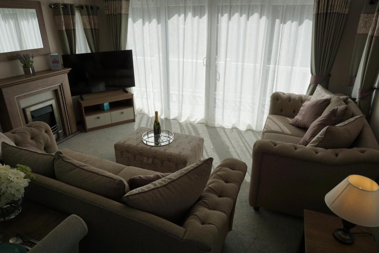 Dotty'S Retreat Villa Milford on Sea Bagian luar foto